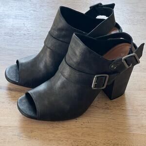 Trask Miriam Black Metallic Mule size 9.5